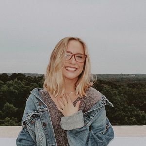 Meet your Posher, Lydia